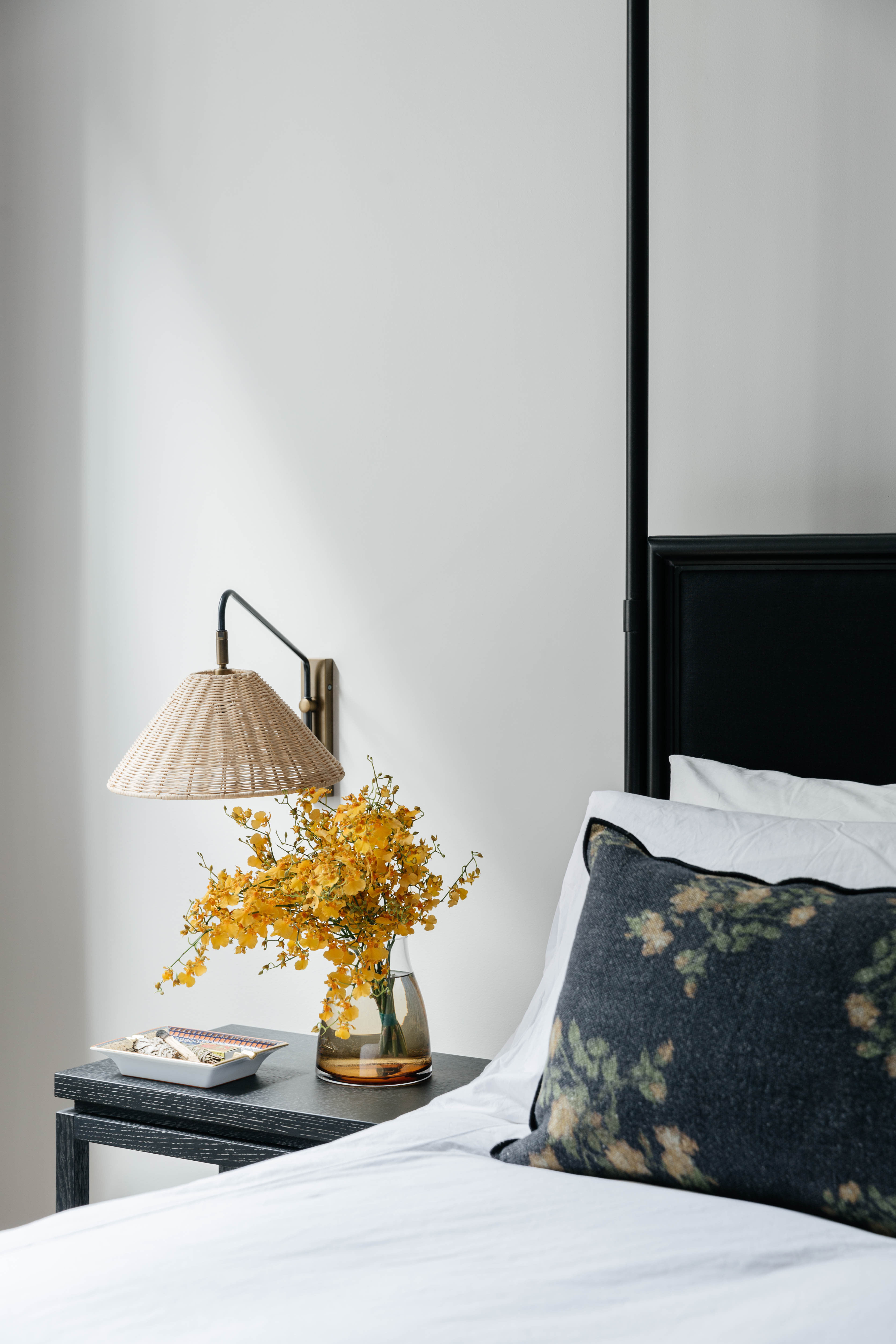 Apartment bedroom lighting hotsell